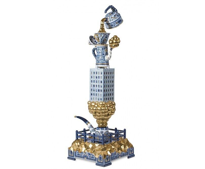 Foto van een hedendaagse bloempiramide van Makkumer aardewerk, een ontwerp van Studio Job. 